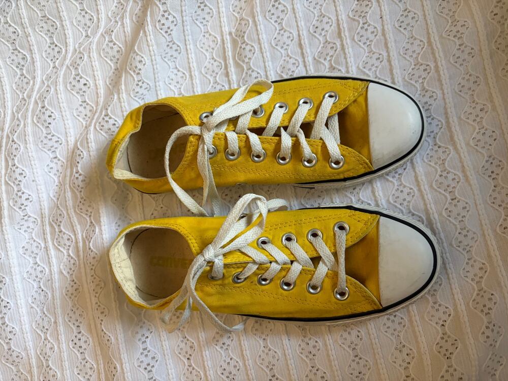Converse Chuck Taylor All Star Low Top Sneakers Yellow Canvas Women's 7 Men's 5